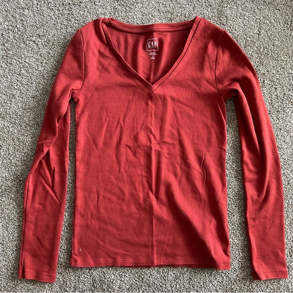GAP Long Sleeve V-neck Tee
